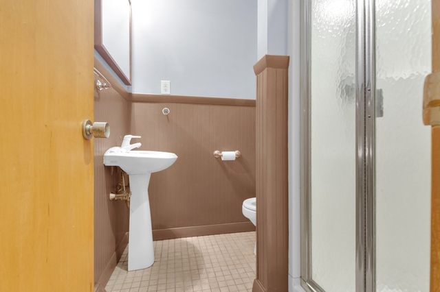 16 Ward Lane, Sherborn, MA 01770