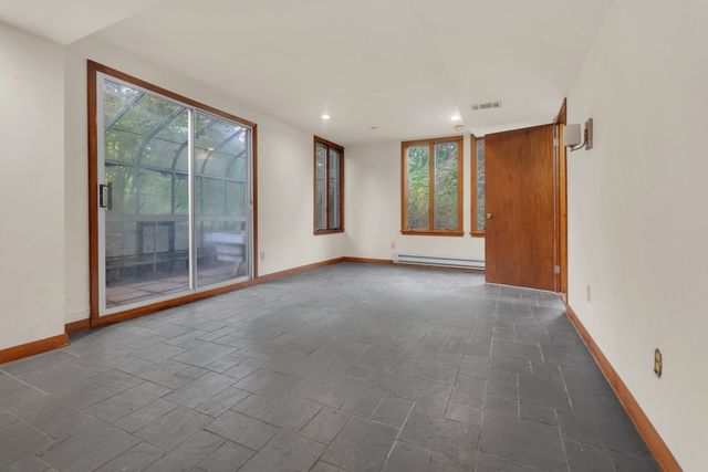 16 Ward Lane, Sherborn, MA 01770
