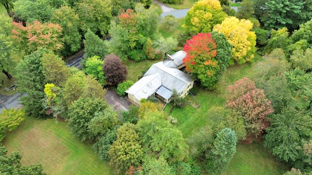16 Ward Lane, Sherborn, MA 01770