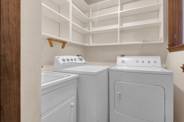 16 Ward Lane, Sherborn, MA 01770