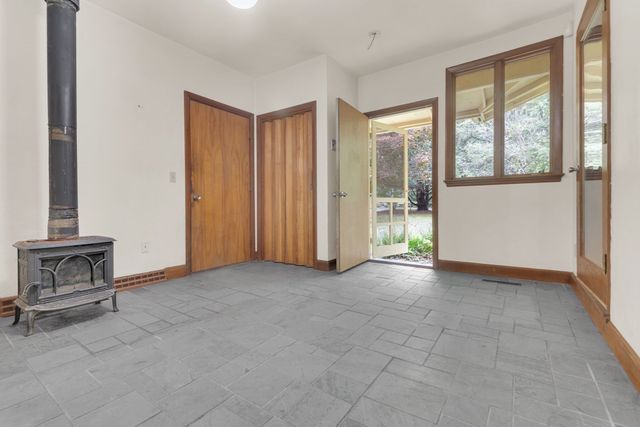 16 Ward Lane, Sherborn, MA 01770
