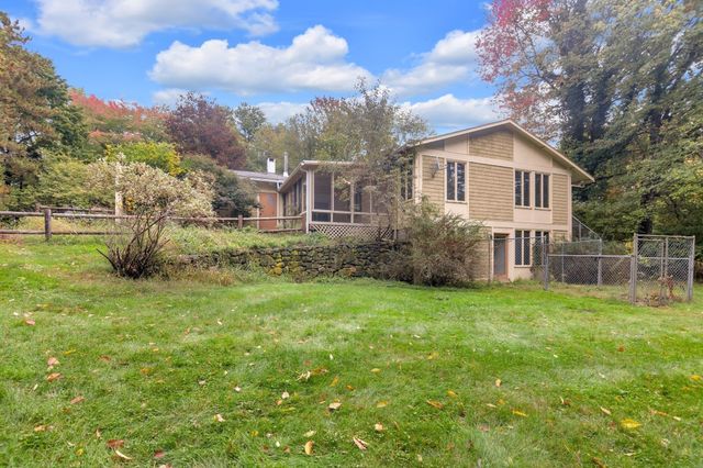 16 Ward Lane, Sherborn, MA 01770