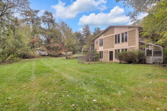 16 Ward Lane, Sherborn, MA 01770