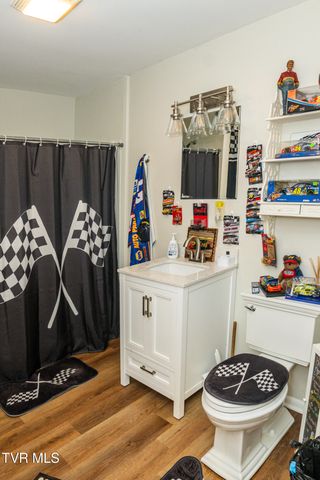 102 Mountain View Circle, Johnson City, TN 37601