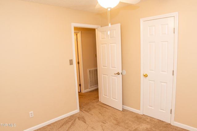 102 Mountain View Circle, Johnson City, TN 37601