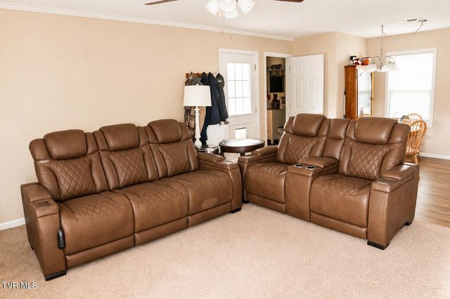 102 Mountain View Circle, Johnson City, TN 37601
