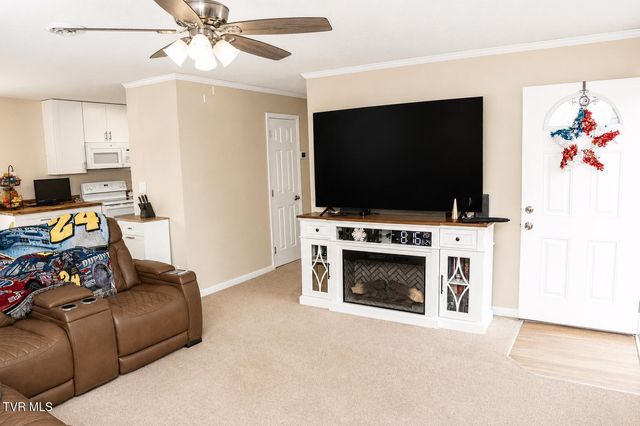102 Mountain View Circle, Johnson City, TN 37601