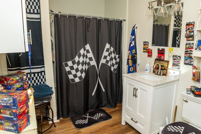 102 Mountain View Circle, Johnson City, TN 37601