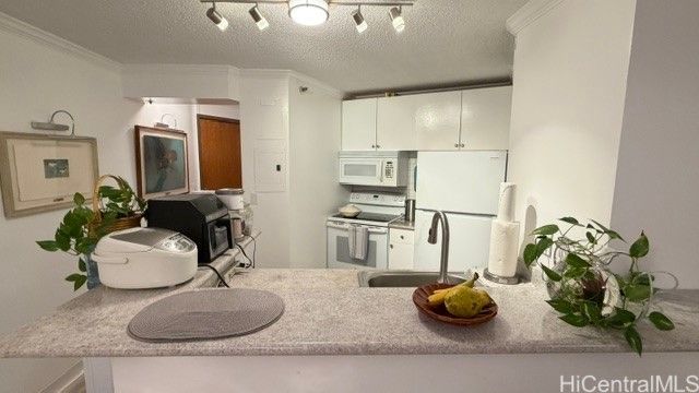 1088 Bishop Streets 2202, Honolulu, HI 96813