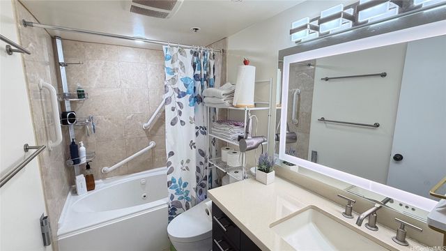 1088 Bishop Streets 2202, Honolulu, HI 96813