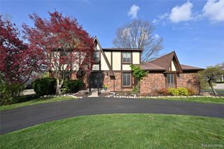 6024 Ledgeway Drive, West Bloomfield, MI 48322
