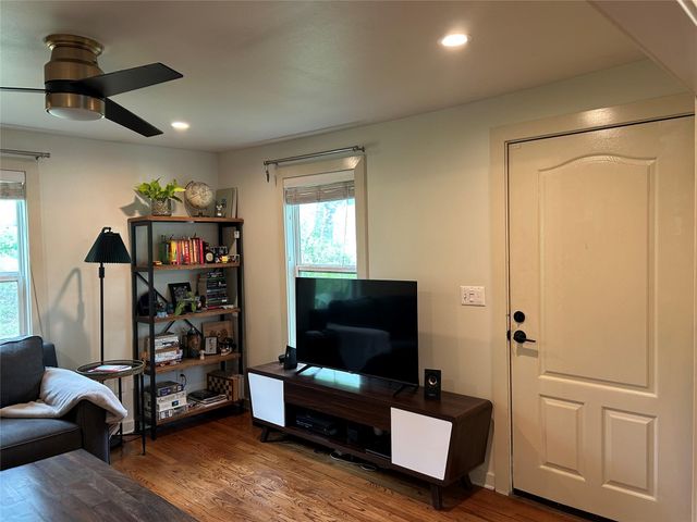1137 Poquito ST, Austin, TX 78702