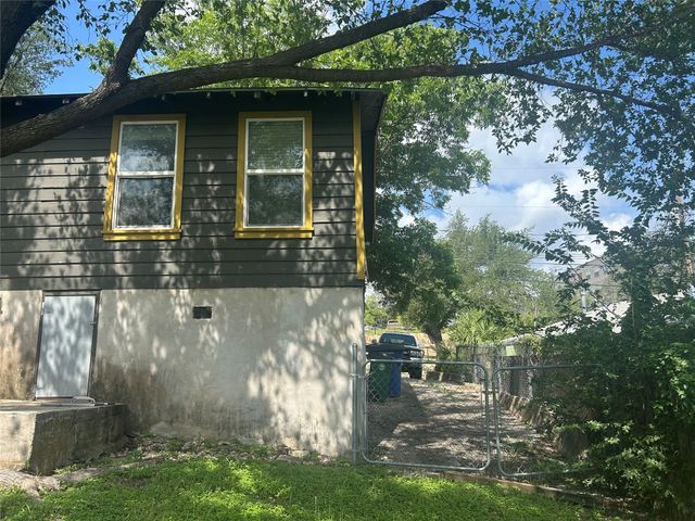 1137 Poquito ST, Austin, TX 78702