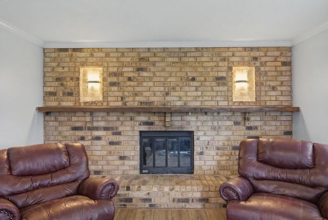 302 Village Circle, Altoona, IA 50009