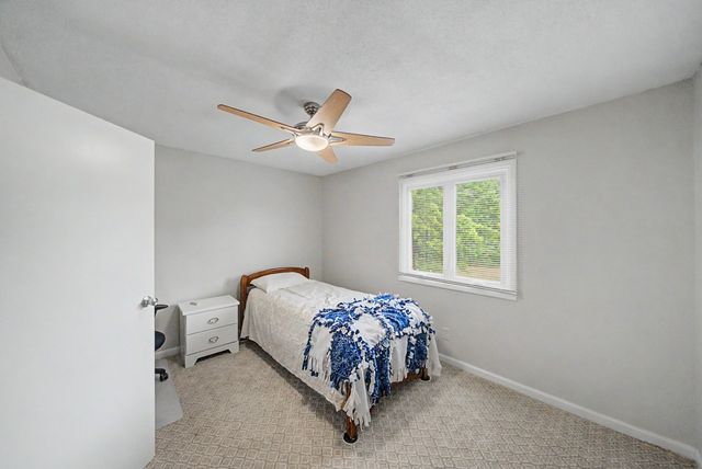 302 Village Circle, Altoona, IA 50009