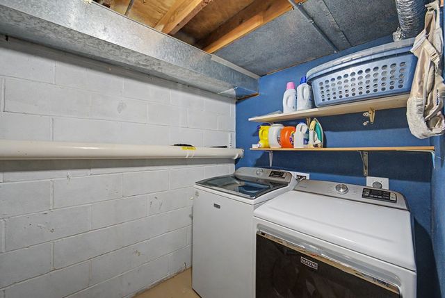 302 Village Circle, Altoona, IA 50009