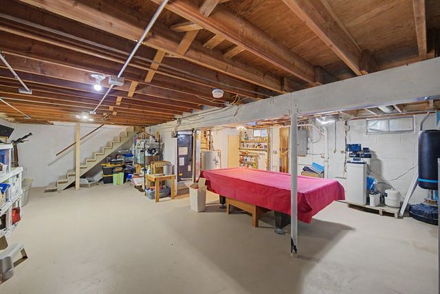 302 Village Circle, Altoona, IA 50009