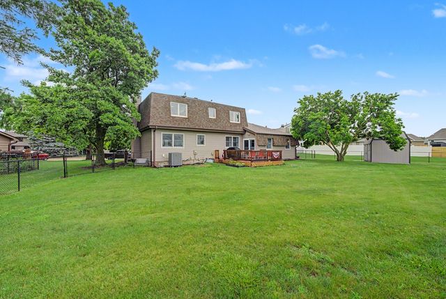 302 Village Circle, Altoona, IA 50009