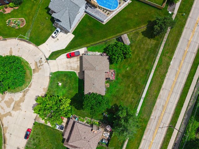 302 Village Circle, Altoona, IA 50009