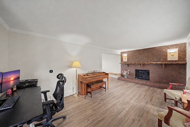 302 Village Circle, Altoona, IA 50009