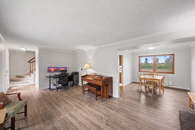 302 Village Circle, Altoona, IA 50009