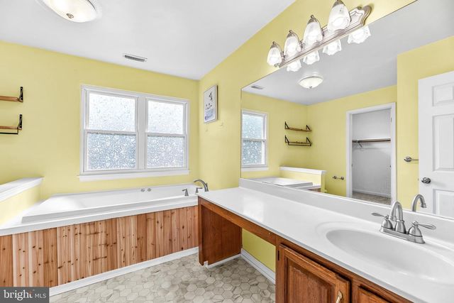 1601 MEADOW OAKS LN, Huntingtown, MD 20639