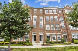 3028 RITTENHOUSE CIR #40, Fairfax, VA 22031