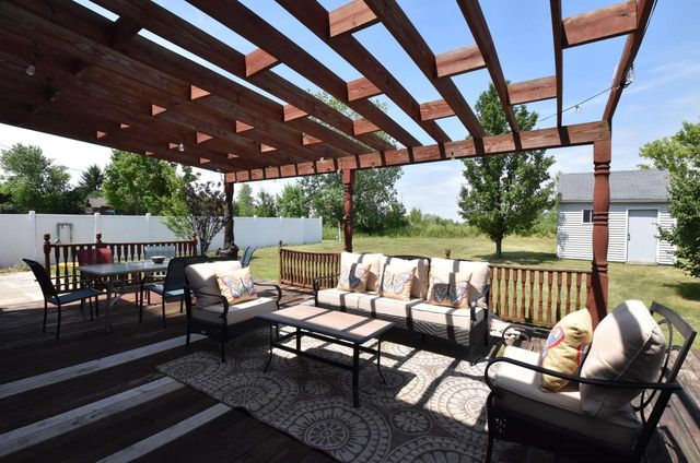 7970 W Glenbrook ROAD, Milwaukee, WI 53223