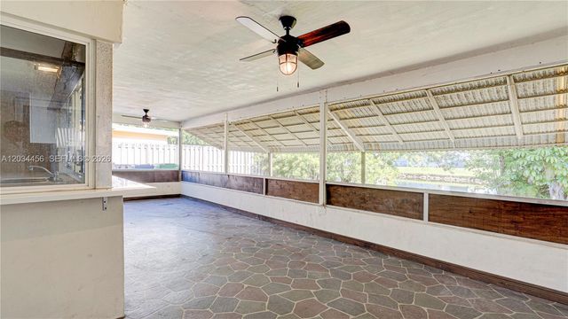 6801 NW 25th Ct, Sunrise, FL 33313