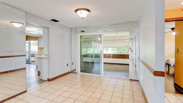 6801 NW 25th Ct, Sunrise, FL 33313