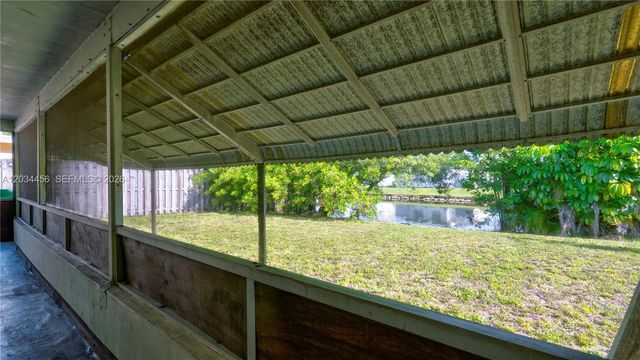 6801 NW 25th Ct, Sunrise, FL 33313