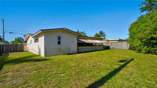 6801 NW 25th Ct, Sunrise, FL 33313