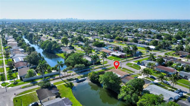 6801 NW 25th Ct, Sunrise, FL 33313