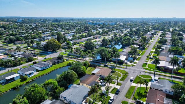 6801 NW 25th Ct, Sunrise, FL 33313