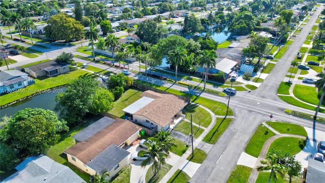 6801 NW 25th Ct, Sunrise, FL 33313