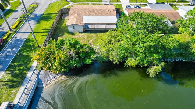 6801 NW 25th Ct, Sunrise, FL 33313