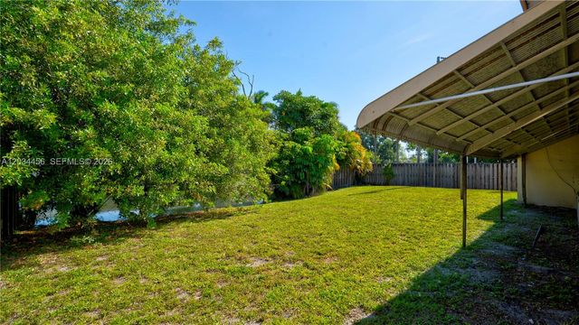 6801 NW 25th Ct, Sunrise, FL 33313