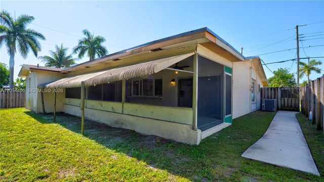 6801 NW 25th Ct, Sunrise, FL 33313