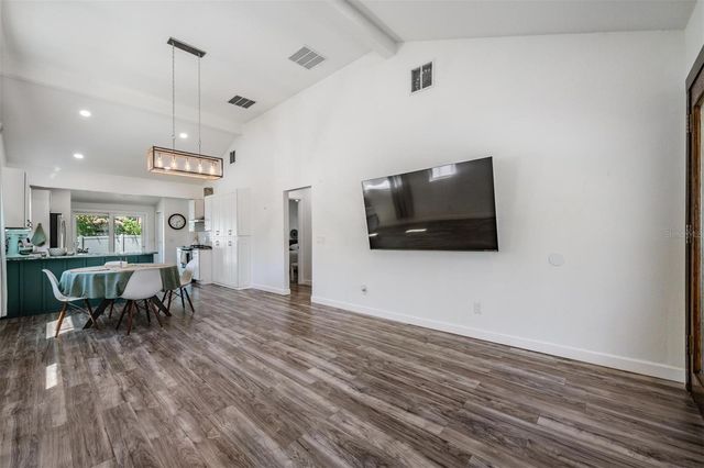 1875 MICHIGAN AVENUE NE, St Petersburg, FL 33703