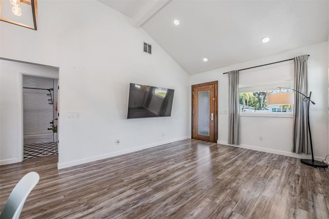 1875 MICHIGAN AVENUE NE, St Petersburg, FL 33703