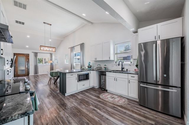 1875 MICHIGAN AVENUE NE, St Petersburg, FL 33703