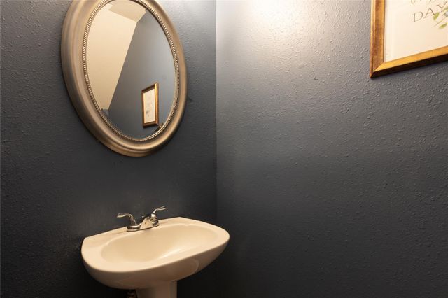 2888 Rocky Creek Lane, Dickinson, TX 77539