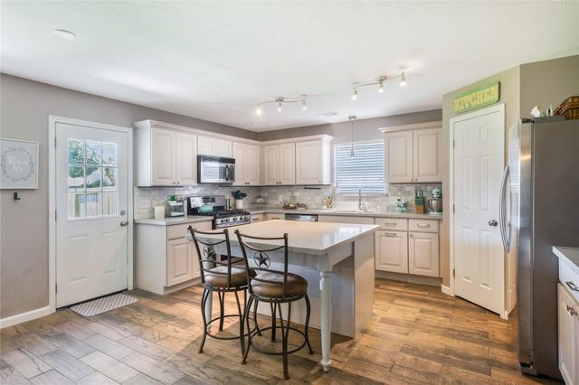 2888 Rocky Creek Lane, Dickinson, TX 77539