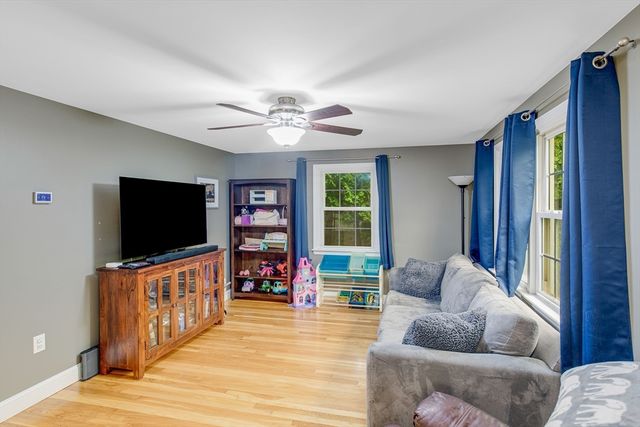 231 Haverhill St, Rowley, MA 01969