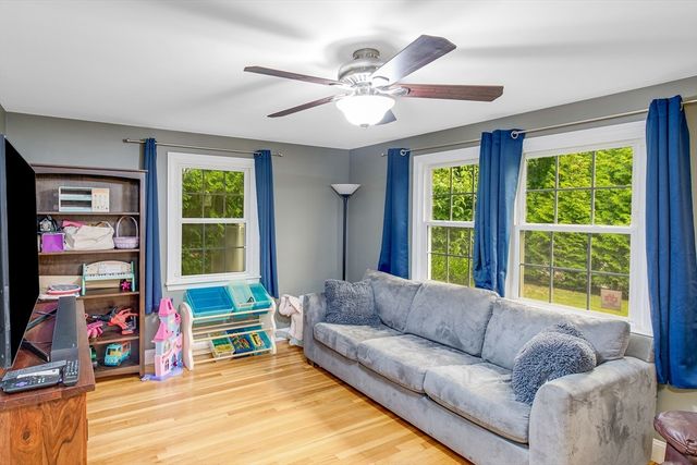 231 Haverhill St, Rowley, MA 01969