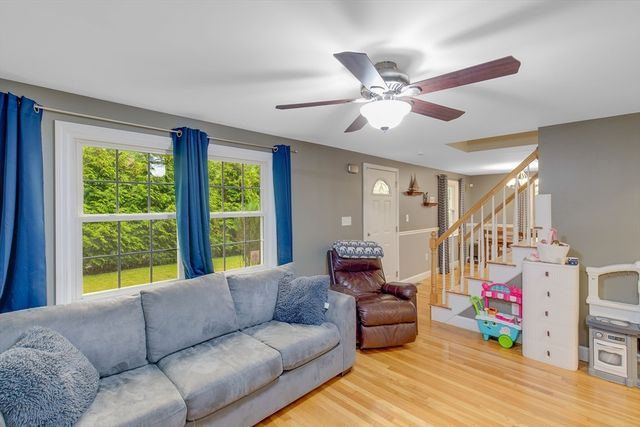 231 Haverhill St, Rowley, MA 01969