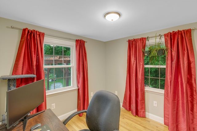 231 Haverhill St, Rowley, MA 01969