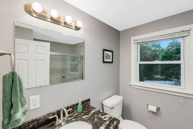 231 Haverhill St, Rowley, MA 01969