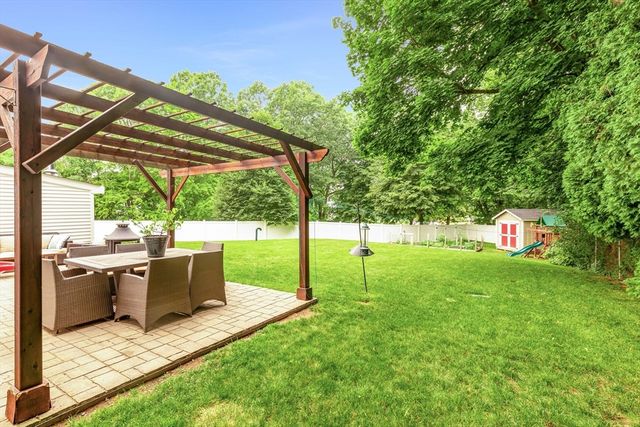 231 Haverhill St, Rowley, MA 01969