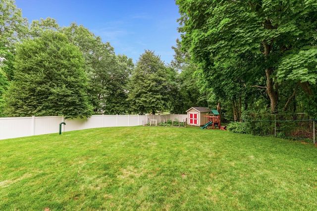 231 Haverhill St, Rowley, MA 01969